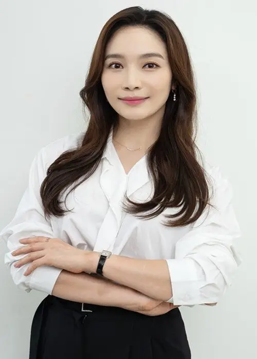 Lee Min-Young