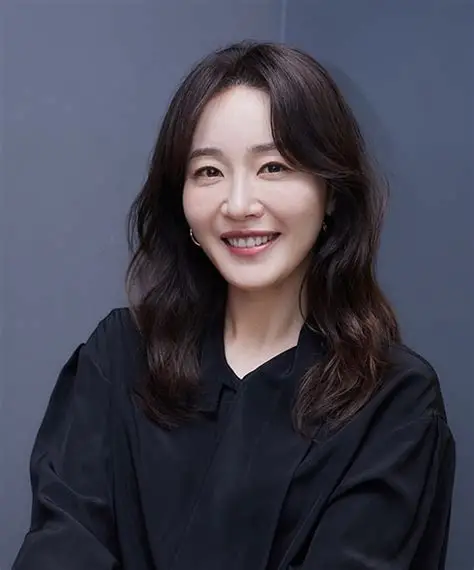 Uhm Ji-Won