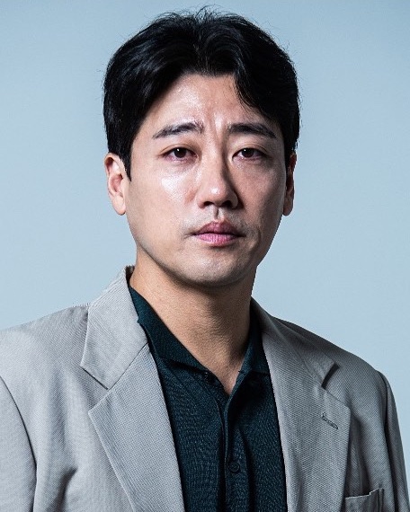 Yoon Kwan-Woo