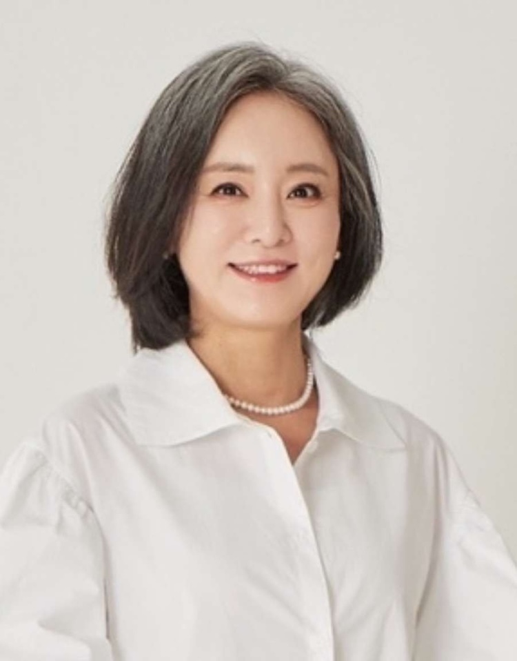 Son Ji-Na