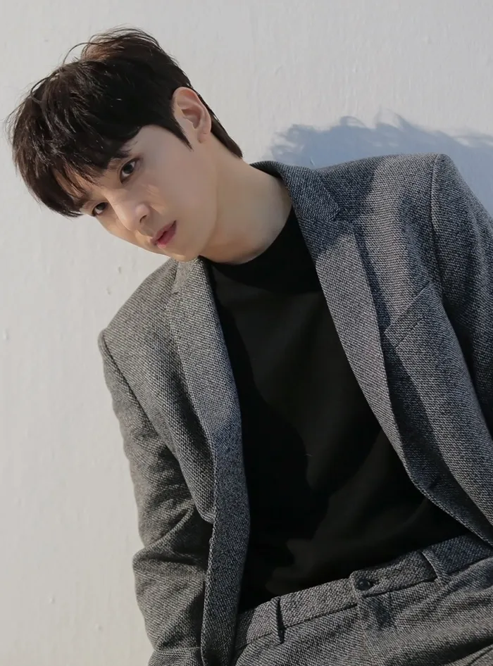 Jin Yi Han