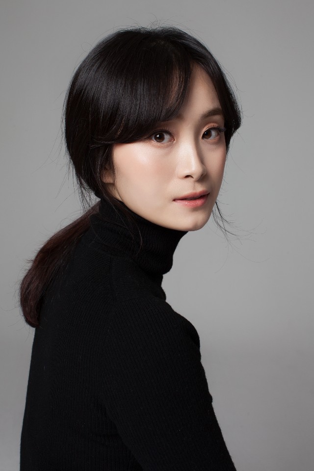 Lee Eo-Jin