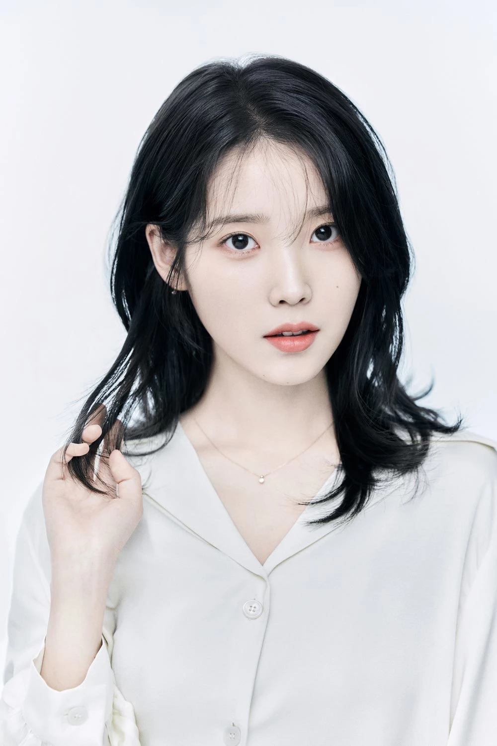 IU