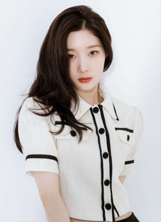 Jung Chae-Yeon